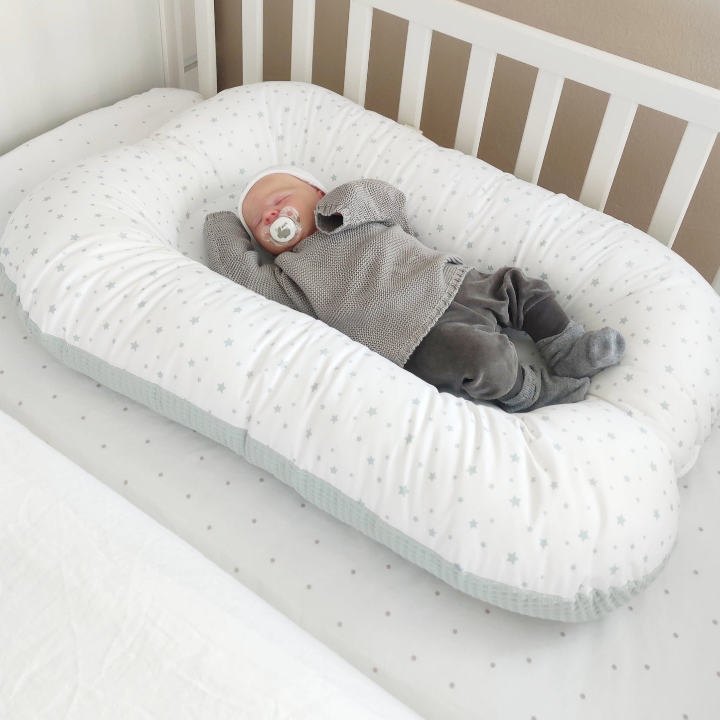 NIDO BEBÉ ERGONÓMICO STARS MINT