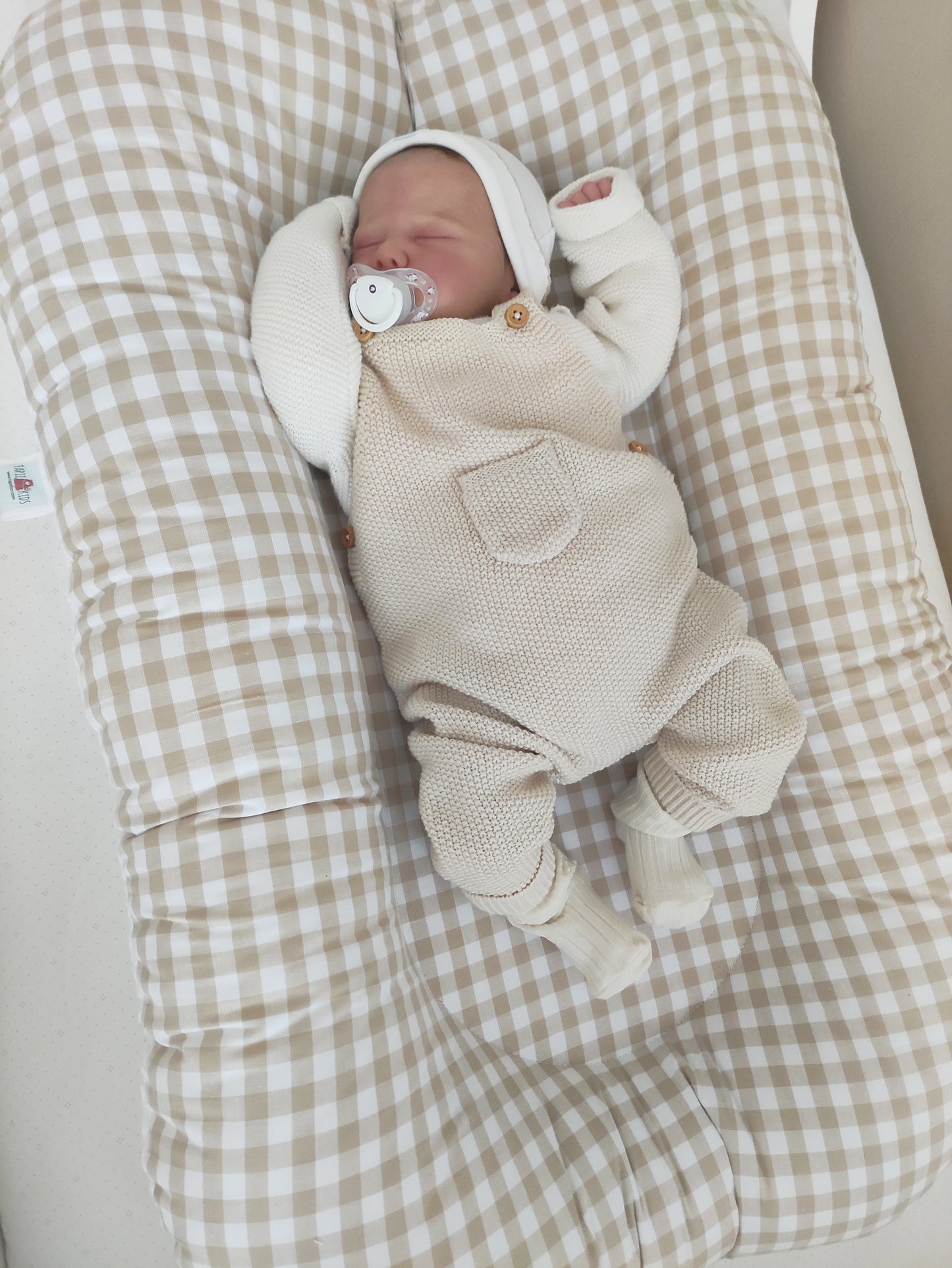 NIDO BEBÉ ERGONÓMICO VICHY BEIGE